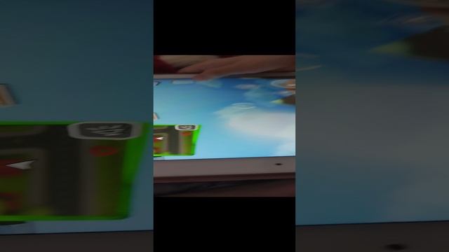 мы с моей лп играем в планшет ,привет сосед