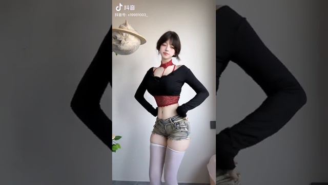 Какая киса Xiao Xian \ Chinese Girl Dance
