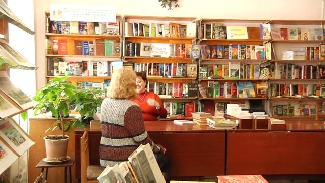 Они с книгой по жизни!