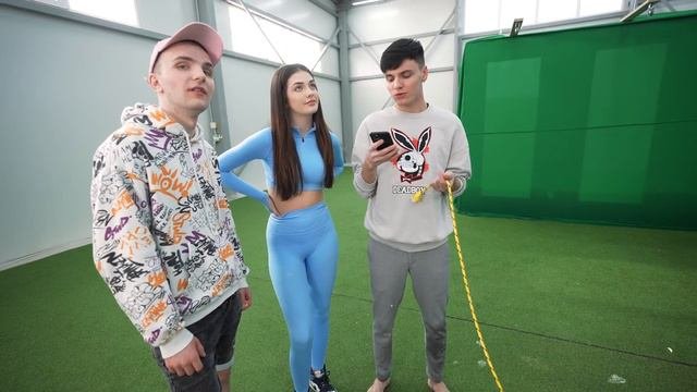 RASPUNDE CORECT SAU CAZI IN PISCINA !! cu Andreea Bostanica
