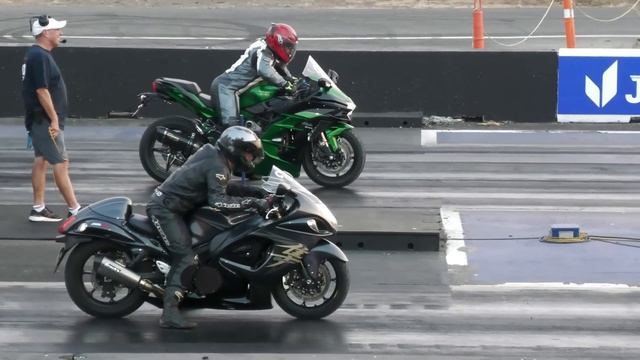 Ninja H2 SX vs Hayabusa - superbikes drag racing