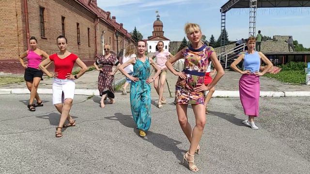 Танцевальная студия "Мир танца" приглашает новых студентов открыть в себе танцевальный талант.
