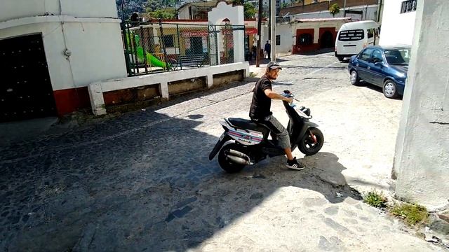 bws 100 asiendo ruido