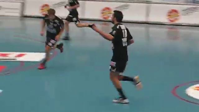 S Geissler kontrar in 23-16 mot H43 efter pass från brorsan