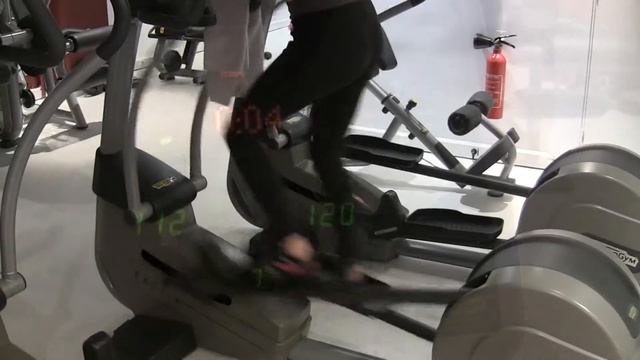 Elliptique Technogym 18
