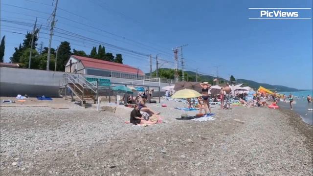 Лазаревское пляж Морская Звезда. Погода в Сочи сегодня 27 июня 2024. Чёрное море. Пляжная обстановка