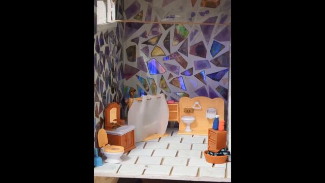 Кукольный домик /ванная комната