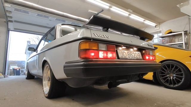 Volvo 242 Turbo Pure - Sound 3" exhaust"