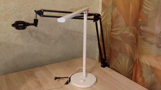 Настольная лампа Xiaomi Smart Led Desk Lamp 1S мини обзор