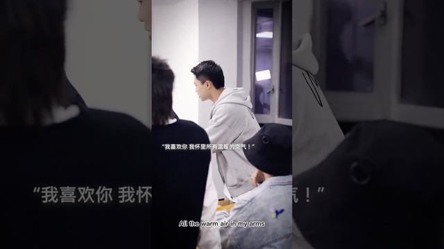 The scheming girl humiliated her senior and got slapped in the face, the junior took action