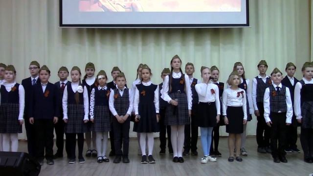 Школьный фестиваль солдатской песни, посвящённый празднику "День Победы" в школе № 3 Твери. 2 часть