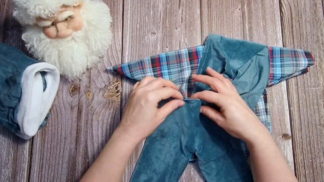 ДЕД МОРОЗ ИЗ КАПРОНА. ОДЕЖДА. ОБУВЬ. SANTA CLAUS MADE OF NYLON. CLOTHING AND SHOES