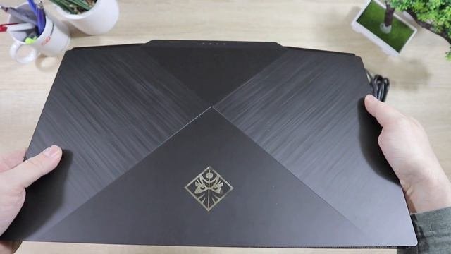 Hp Omen 17 - Intel i7-8750H - Nvidia  RTX 2070 8GB - Unboxing