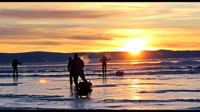 Огромное горное озеро Хубсугул , Монголия Mountain Lake Hovsgol , Mongolia