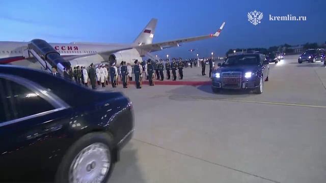 Кадры прибытия и встречи президента России в Пекине