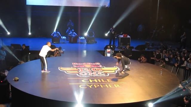 Red Bull BC One Chile 2015 - Semifinal (Jorgito vs Shuky)