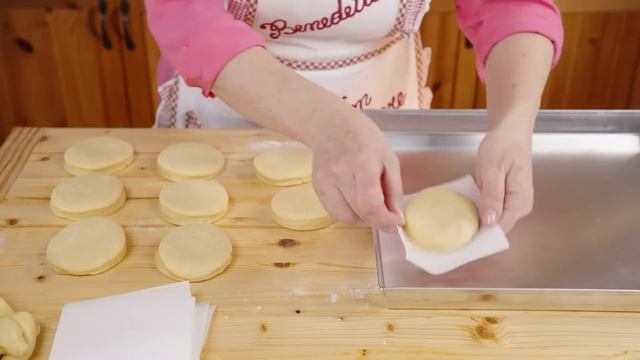 BOMBOLONI ALLA CREMA Ricetta Facile - Fatto in Casa da Benedetta