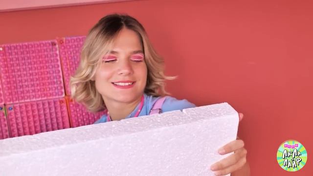 Тотальное ПЕРЕВОПЛОЩЕНИЕ в ТИХОНЮ! E-GIRL против ТИХОНИ! ГАДЖЕТЫ и ЛАЙФХАКИ от Ла-Ла Лайф Игры