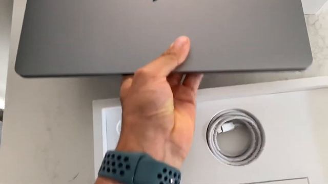 Unboxing MacBook Pro 13-inch 2020