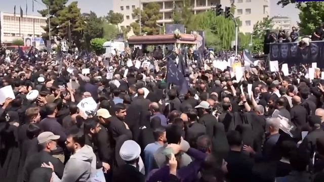 В Иране начались похороны президента Эбрахима Раиси.
