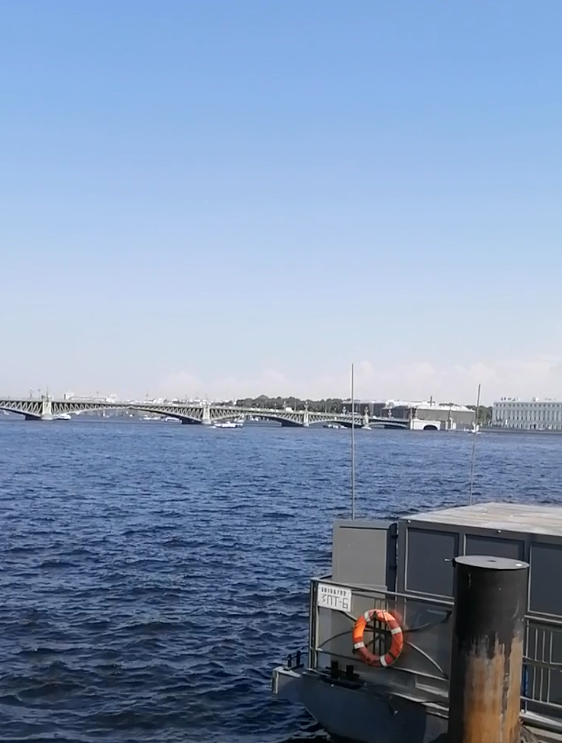 Вид с Комендантской пристани Петропавловской крепости!