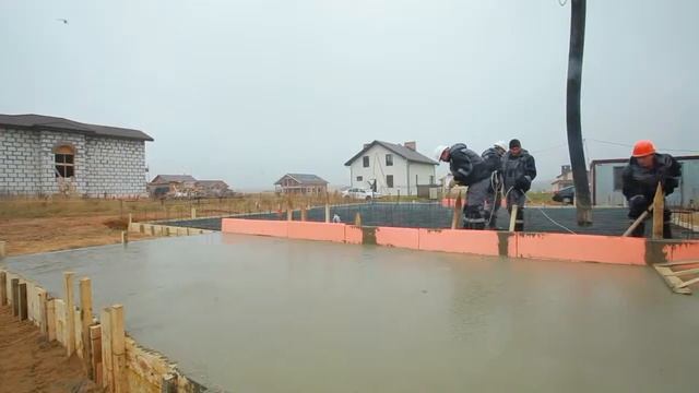 Бетонирование двух фундаментных плит в КП  Гольфстрим