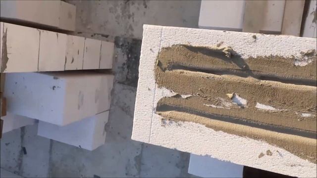Стена из газоблока. День 20 21. Ряд 7. Штробление, армирование.