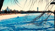 Городской пруд на реке Исеть в Екатеринбурге в начале февраля