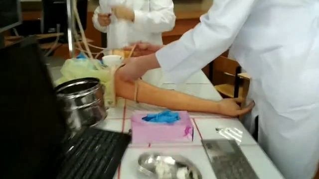 Внутривенная инъекция. Шаг в медицину