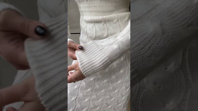Тёплое вязаное платье