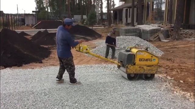 Утрамбовка участка под укладку тротуарной плитки