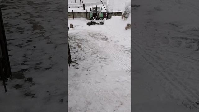 Погода разгулялась. Снова уборка снега.?