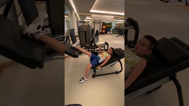 Надо подкачаться￼