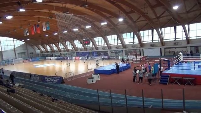 Ежедневные тренировки в манеже. Панорама