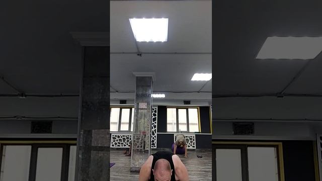 "Складной нож" на фитболе. Пресс. Упражнения на пресс.  Мышцы кора. Пилатес. Йога. Мобилити.