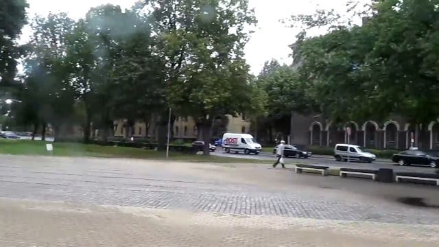 Рига тут была синагога 12 8 2013 а теперь памятник без таблички