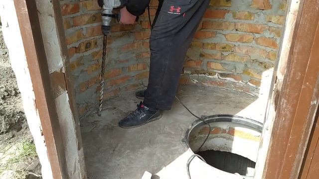 Делаем водопровод на дачном участке.