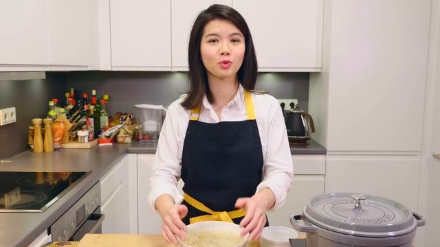 Pear with Snow Fungus Soup | Shredded Pear with White Fungus Soup [Nyonya Cooking]
