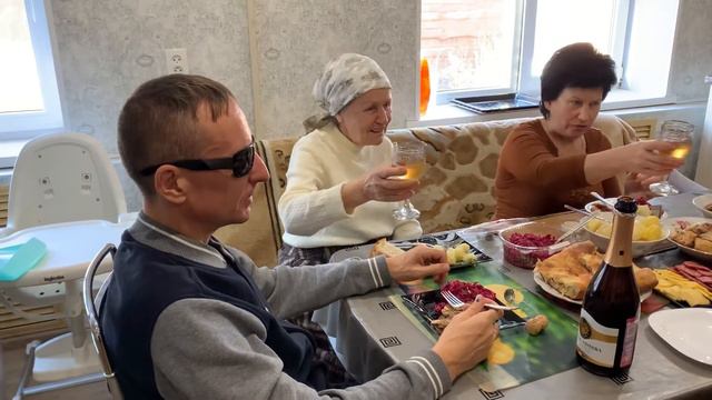 Фрагмент обеда с родителями Виктора Тартанова