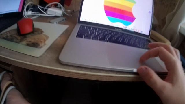 Советы  как  пользоваться  MacBook ?   или яблочные уроки  информатики 2 .1