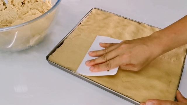Miki Kitchen ~ Almond Cookies 杏仁酥饼