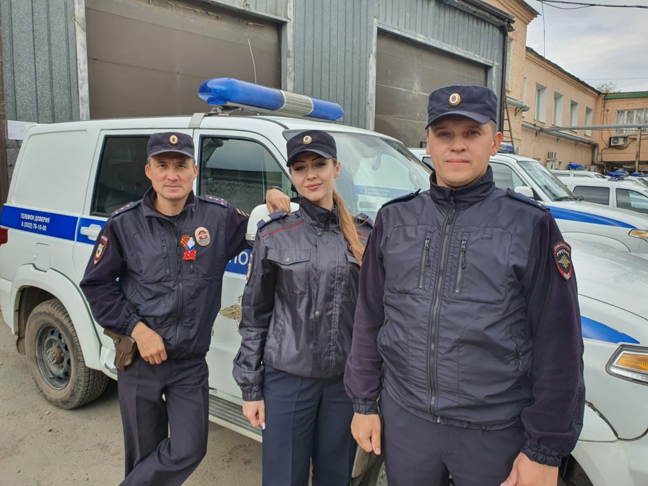 В Оренбургской области местные жители поблагодарили сотрудников ППС за помощь в период паводка