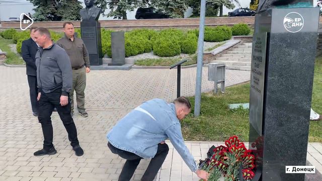 В Донецке почтили память погибшего на поле боя воина