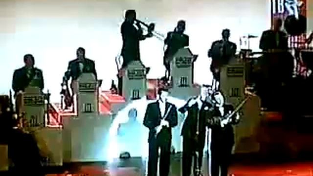 Старый мюзикл "Три поросенка". Немцы.