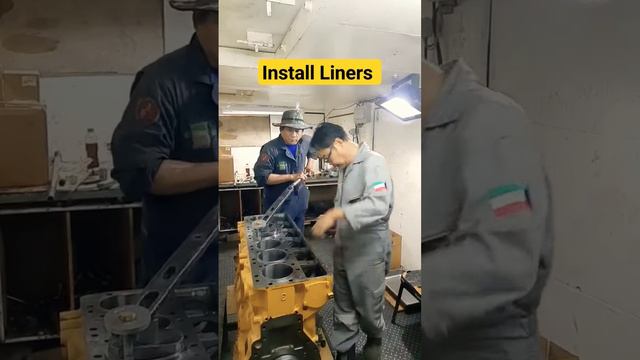 Install Liners C13 #caterpillar #mechanic #generator #engine #shorts