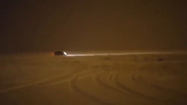 Suzuki Vitara на поле)