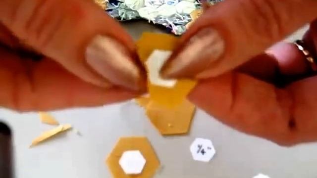 How To Sew Miniature Hexagon Patchwork (1/4