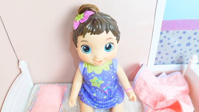 BABY ALIVE Rutina de alimentación y cambio de ROPA preparo el BIBERÓN, Comiditas Divertidas