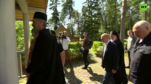 Путин и Лукашенко посетили храм Смоленской иконы Божией Матери — видео