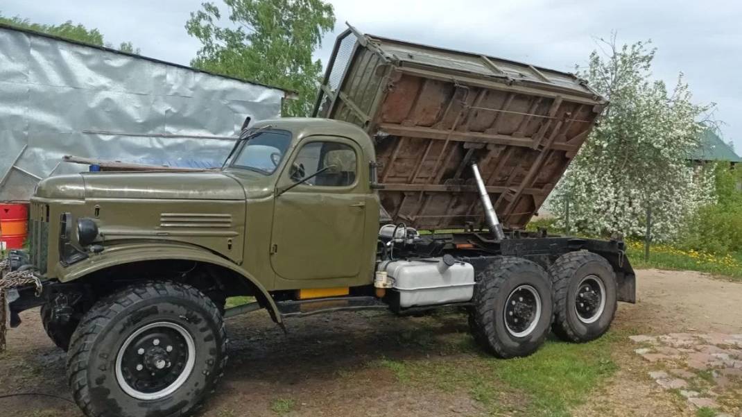 Грузовики до 1980 г. Они еще "живы" и продаются на Авито